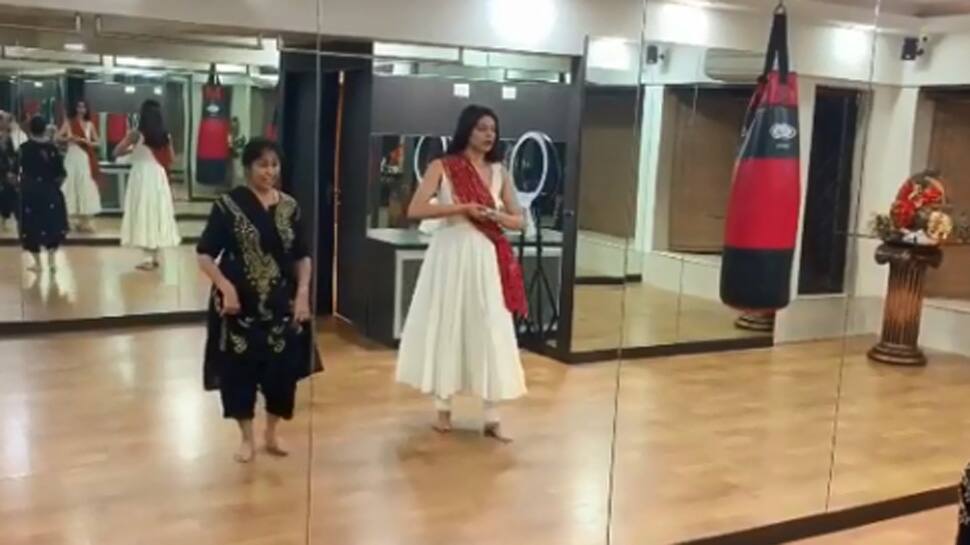 Sushmita Sen learns kathak from her guru and the video is unmissable—Watch