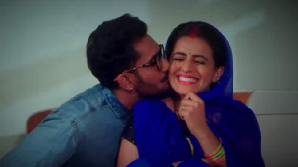 Akshara Singh&#039;s &#039;Collagiya Balamua&#039; song goes viral—Watch