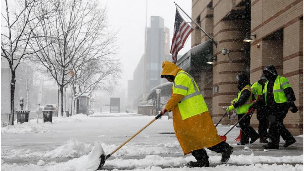 Flights canceled as deadly snowstorm hits US mid-Atlantic states