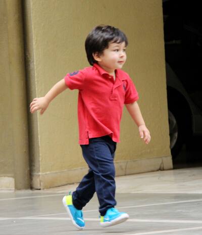 Here comes your daily dose of Taimur!