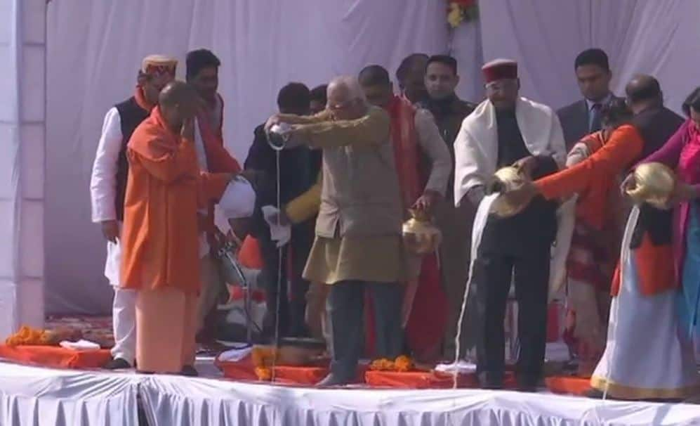 Kumbh Mela 2019: President Ram Nath Kovind offers prayer