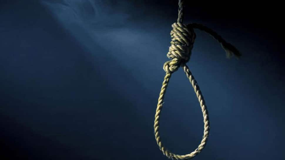 Tamil Nadu government employee kills his entire family of 4, commits suicide