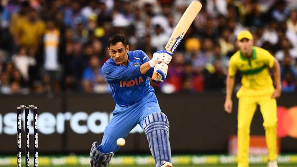 Take the ball or they will say I am retiring: MS Dhoni jokes with Sanjay Bangar 