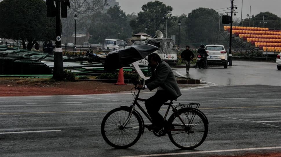 Rain, thunderstorm lash Delhi-NCR region, two dead