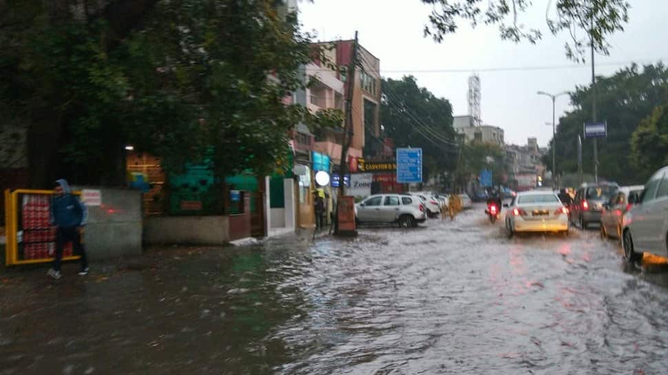 Heavy rain causes waterlogging in Delhi-NCR; police issue traffic alerts