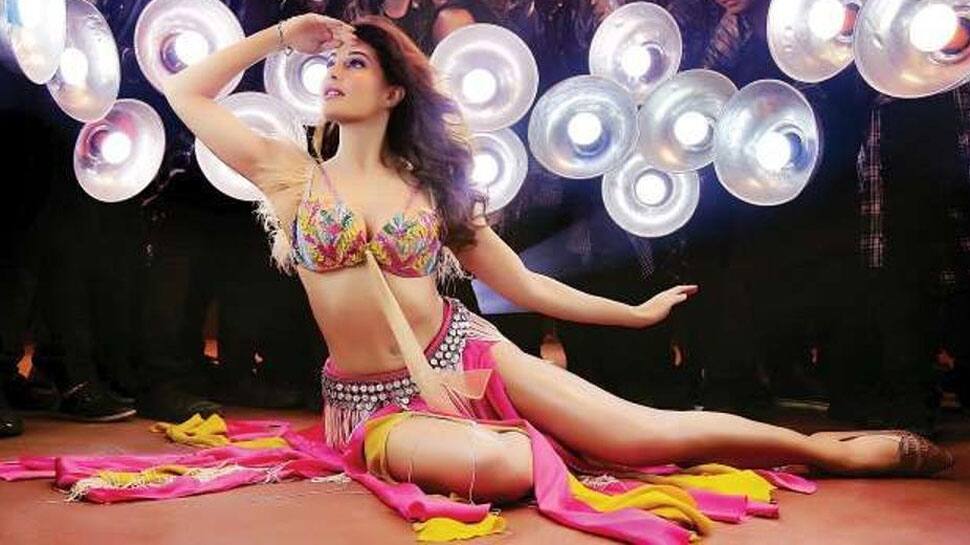 Jacqueline Fernandez takes split challenge and it&#039;s jaw-dropping! See pic