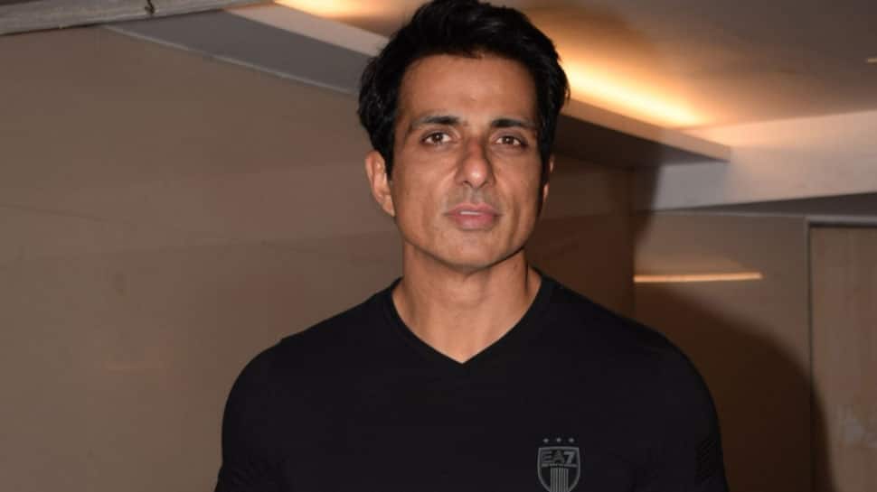 Not being part of &#039;Manikarnika: The Queen Of Jhansi&#039; will always bother me, says Sonu Sood