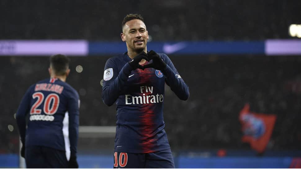 Foot injury makes Neymar a doubt for UCL clash against Manchester United