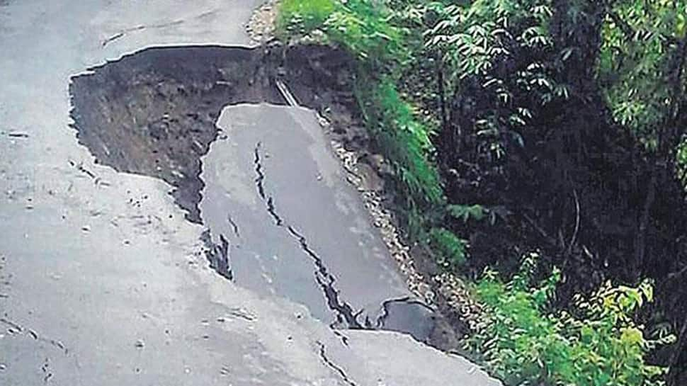 Jammu-Srinagar highway off limits for 5th day due to landslides