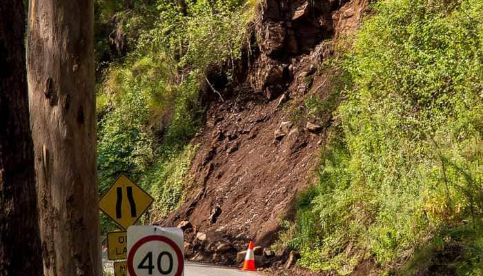 Jammu-Srinagar highway remains shut