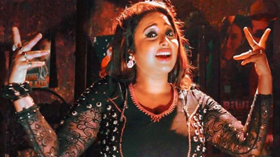 Rani Chatterjee dons a pink lip shade, looks stunning—See pic