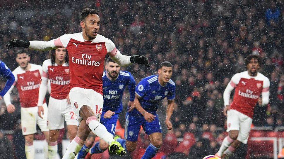 EPL: Arsenal edge past Cardiff 2-1 amid Emiliano Sala tributes