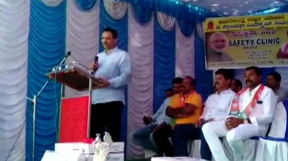 Ananth Kumar Hegde attacks Rahul Gandhi, calls him of &#039;hybrid breed&#039;