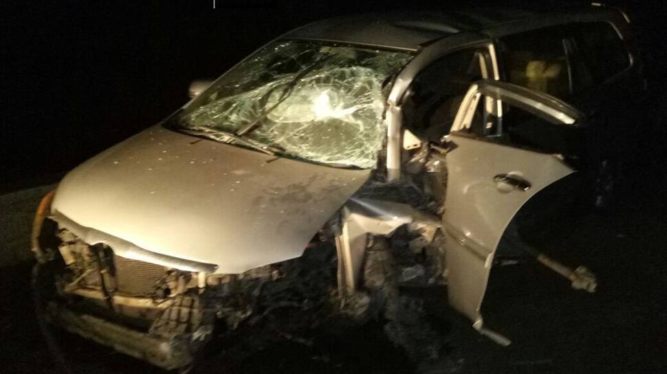 2 killed, 4 injured as car hits road divider in Thane
