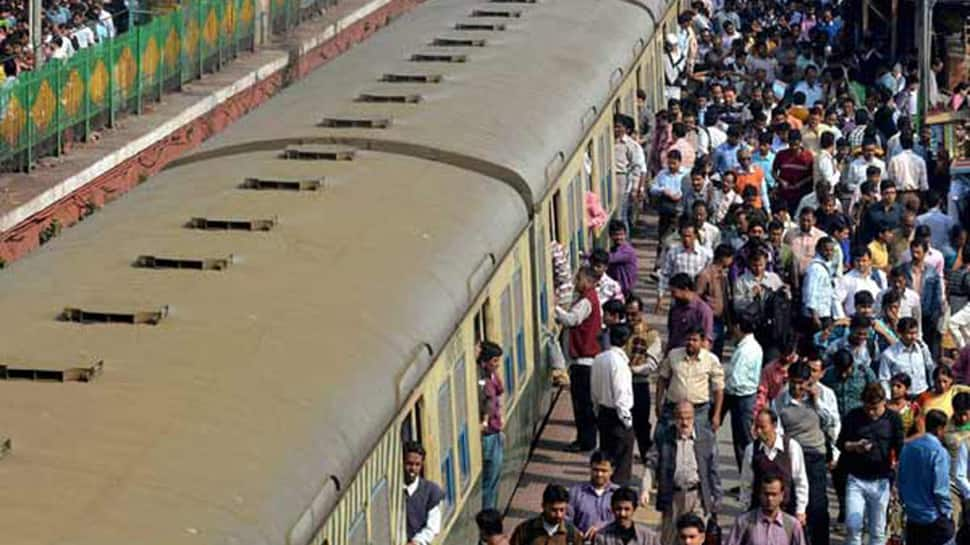 Mumbai&#039;s Lower Parel Railway Station closed for 11 hours, 205 local trains cancelled