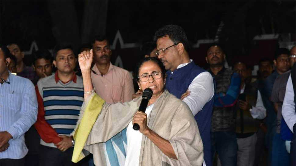 Opposition parties pledge support to Mamata Banerjee in Kolkata Police vs CBI battle