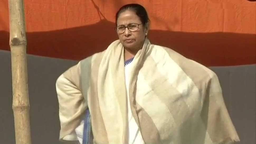 Mamata&#039;s &#039;satyagrah&#039; Day 2: United Oppn puts pressure on Centre, BJP hits back