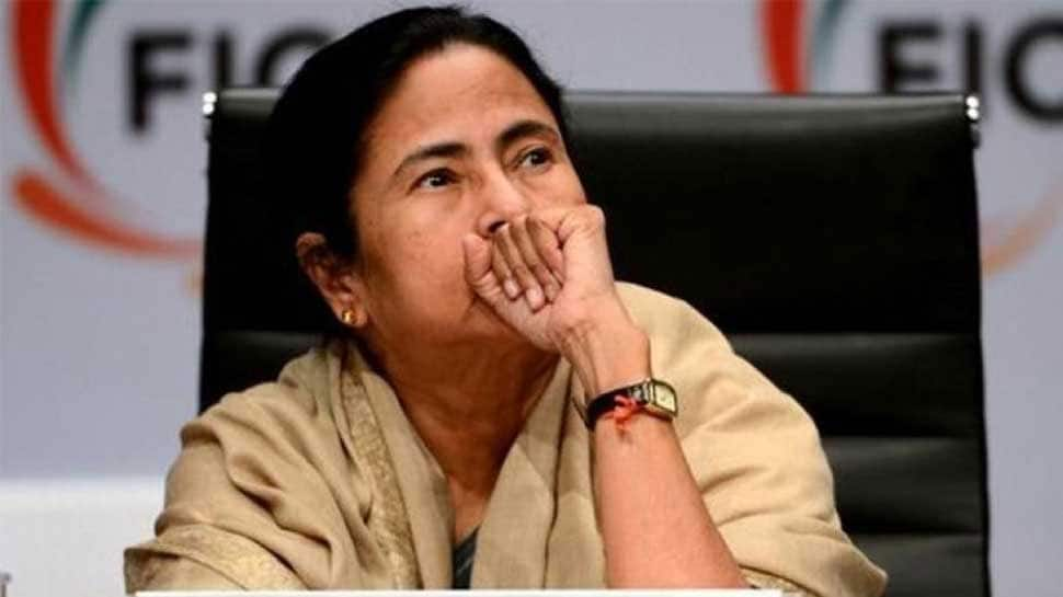 BJD backs Mamata Bnaerjee, dubs CBI move &#039;coloured with political motives&#039;