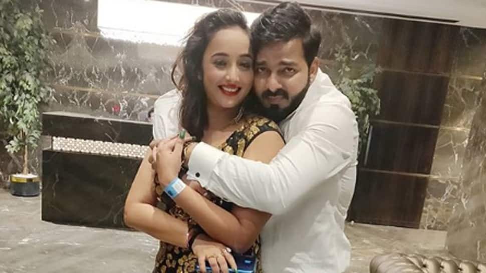 We bet you can&#039;t recognise Pawan Singh in this pic with Rani Chatterjee