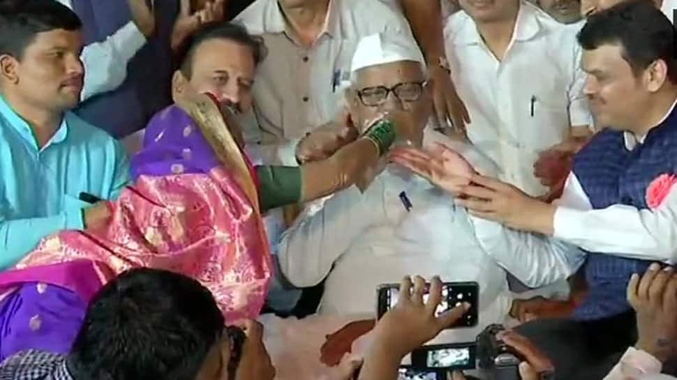 Anna Hazare breaks seven-day-long fast after marathon meeting with Maharashtra CM Devendra Fadnavis