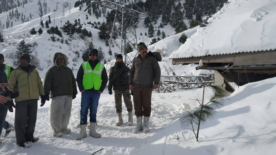 7 cops die in Kulgam avalanche incident, heavy snowfall claims two more lives in Anantang