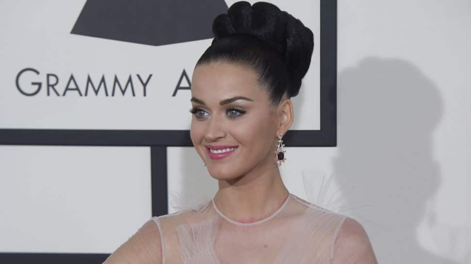 Katy Perry apologises for shoe designs resembling blackface