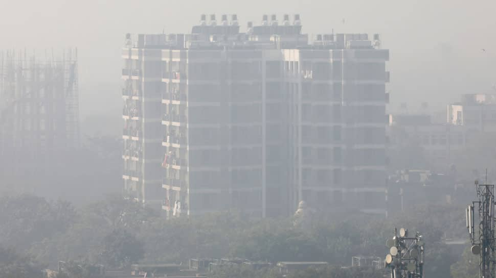 Delhi&#039;s air quality remains very poor: Authorities