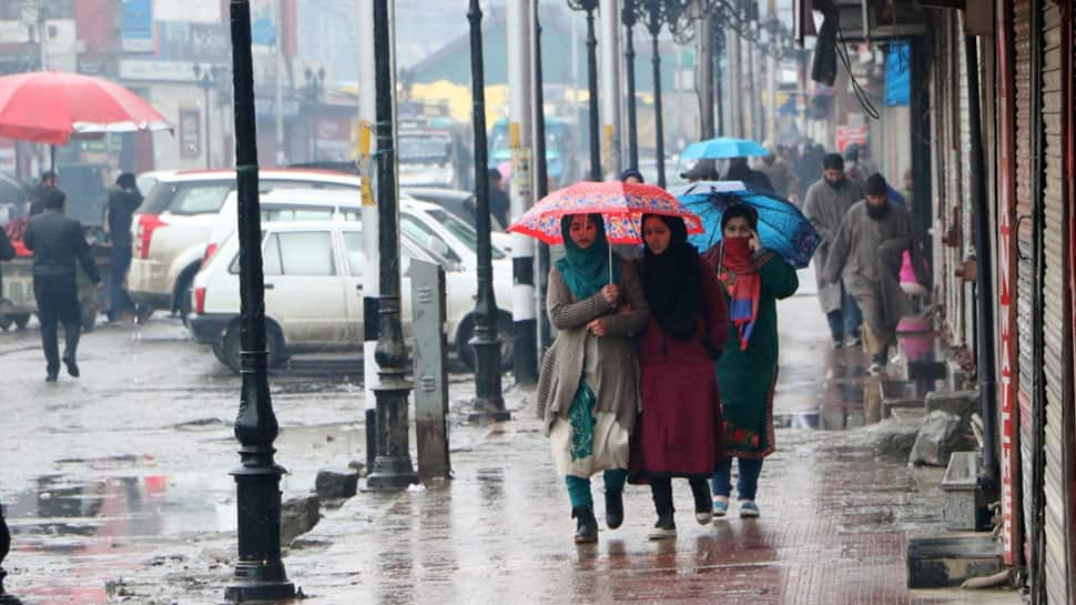 Heavy rains in northern India, snowfall likely in Jammu and Kashmir