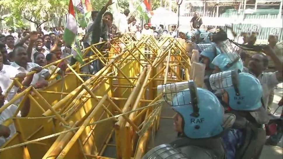 Puducherry: Ruckus outside Raj Nivas as protest against Lt Guv Kiran Bedi enter 2nd day