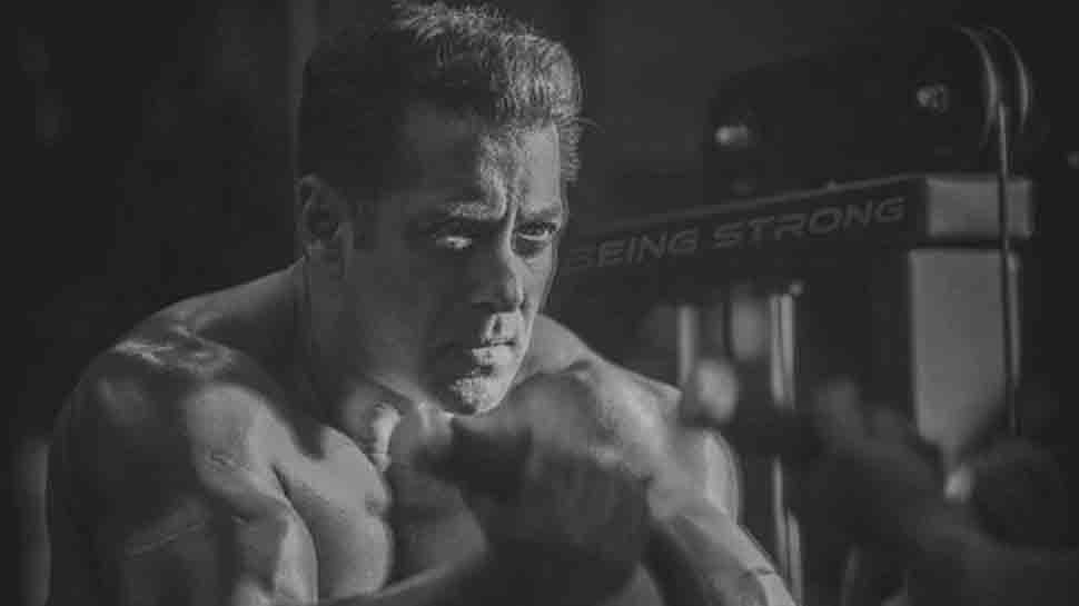 Salman Khan goes shirtless as he shares a fresh picture from the sets, fans go berserk