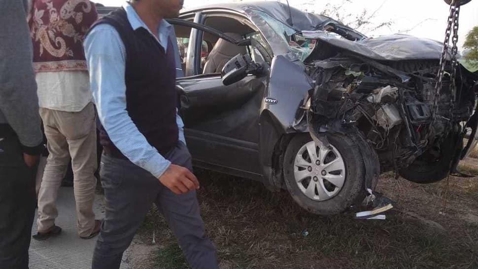 Ambulance carrying mortal remains rams into a car on Yamuna Expressway, 7 dead
