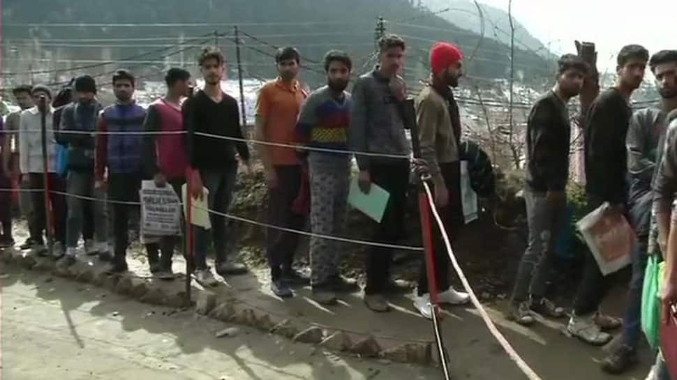 Kashmiri youth take part in Army recruitment drive for 111 vacancies in J&amp;K&#039;s Baramulla