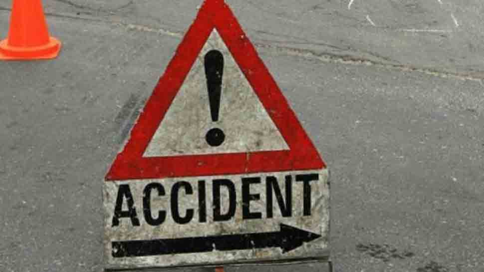 Uttar Pradesh: Six killed, 18 injured in road mishap on Lucknow-Agra Expressway