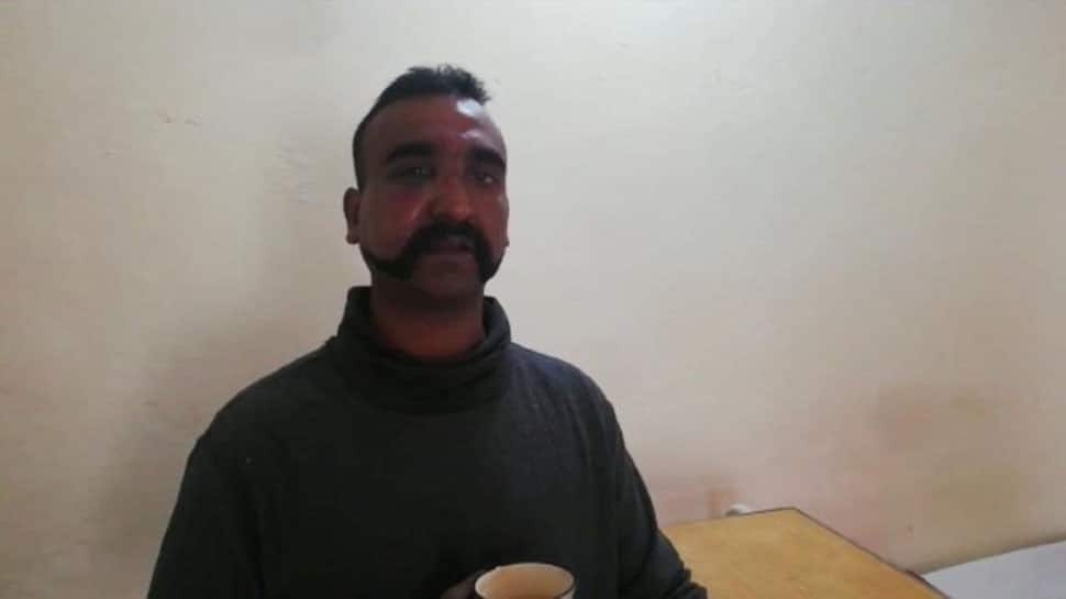 Wing Commander Abhinandan&#039;s parents get standing ovation on board flight to Delhi