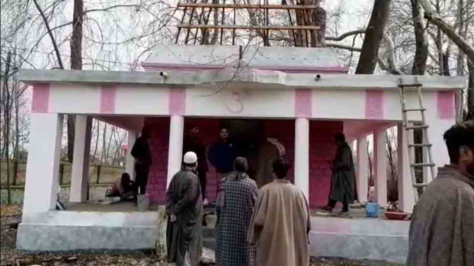 Muslims join hands with Pandits to renovate 80-yr-old temple in Pulwama 