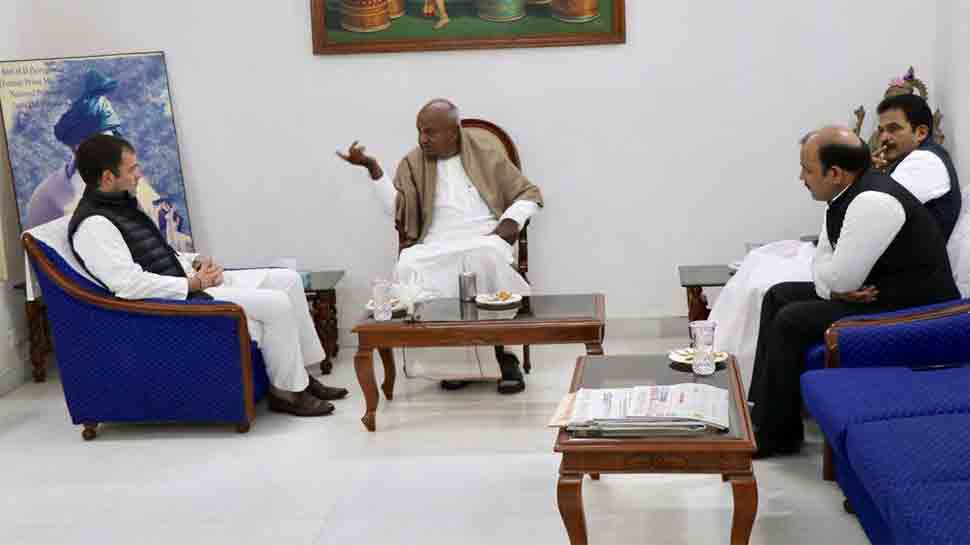 Rahul Gandhi meets JDS chief Deve Gowda, discusses seat sharing in Karnataka for 2019 Lok Sabha election