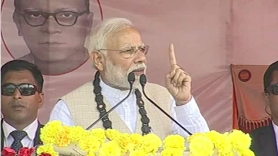 Kumaraswamy &#039;remote-controlled CM&#039;, Congress-JD(S) alliance backstabbed people: PM Modi at Kalaburagi rally