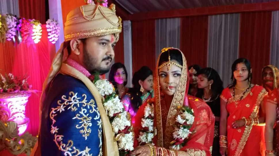 Arvind Akela Kallu&#039;s brother Ashutosh Chaubey ties the knot