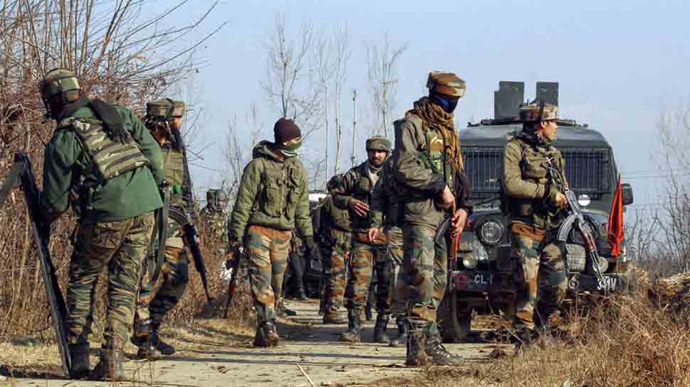 Terrorists shoot dead 25-year-old youth in south Kashmir&#039;s Pulwama; Army launches search operation