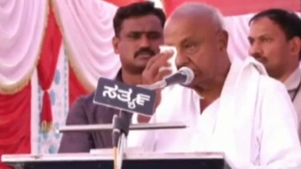 JDS chief HD Deve Gowda breaks down as he says grandsons will contest Lok Sabha election 2019