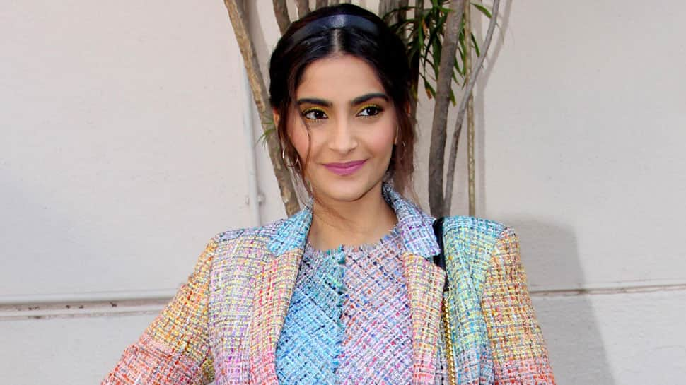 Kompoze Me Tamil Videos - Sonam Kapoor partners with LA tourism for campaign | People News | Zee News