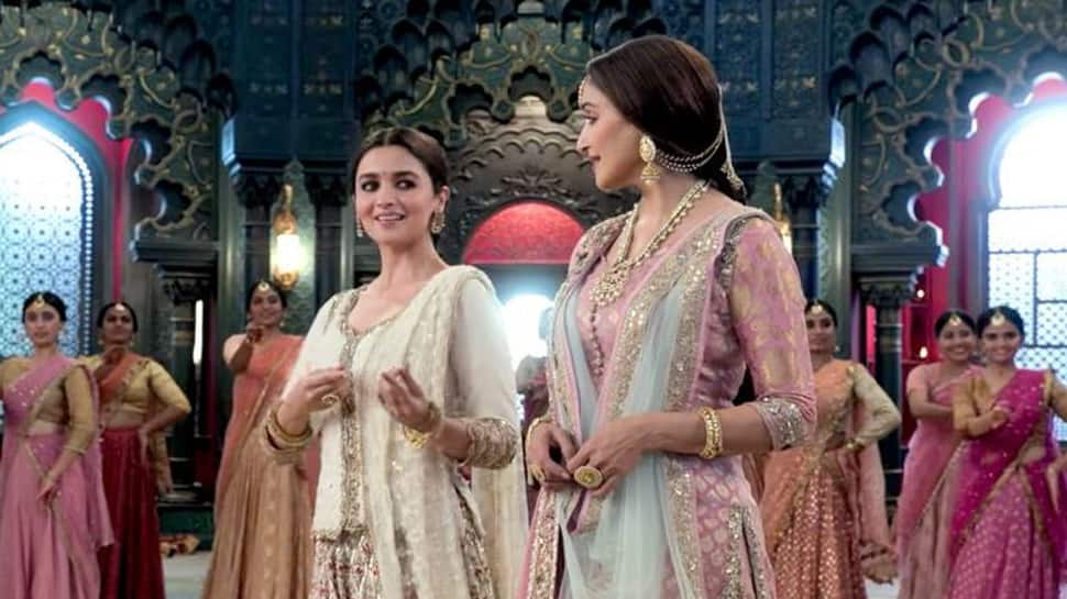 Kalank new song Ghar More Pardesiya: Alia Bhatt&#039;s regal act will leave you awestruck