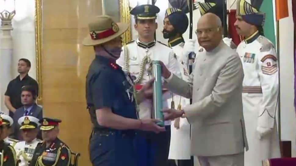 President Kovind presents gallantry awards and service decorations at Rashtrapati Bhavan