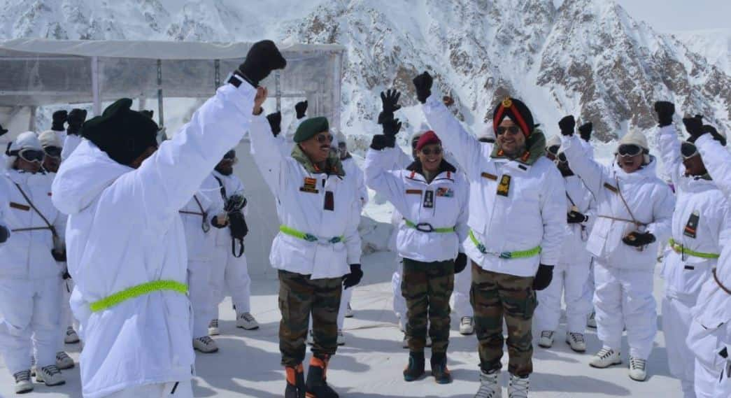 Northern Army commander Lt Gen Ranbir Singh visits forward posts in Siachen Glacier