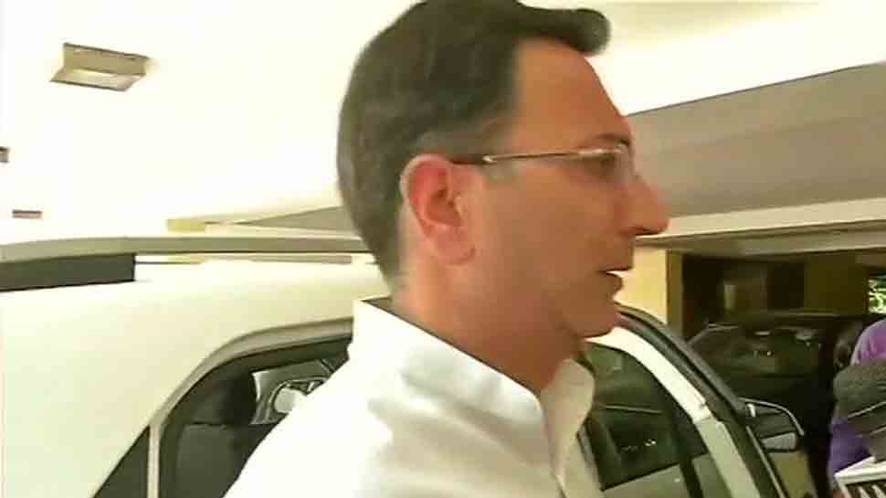 Jitin Prasada, Congress rubbish reports of him joining BJP, call it &#039;hypothetical&#039;