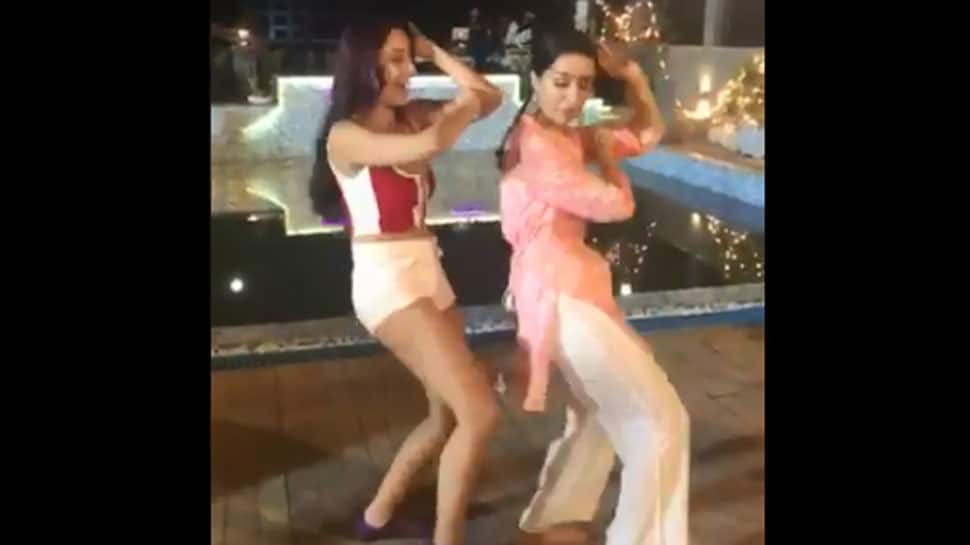 Nora Fatehi teaches &#039;Dilbar&#039; belly dance hook step to Shraddha Kapoor and it&#039;s unmissable—Watch