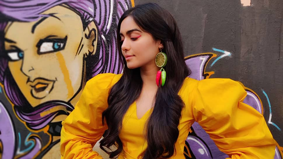 Adah Sharma wears &#039;nimbu-mirchi&#039; to an awards night, pics go viral—See inside