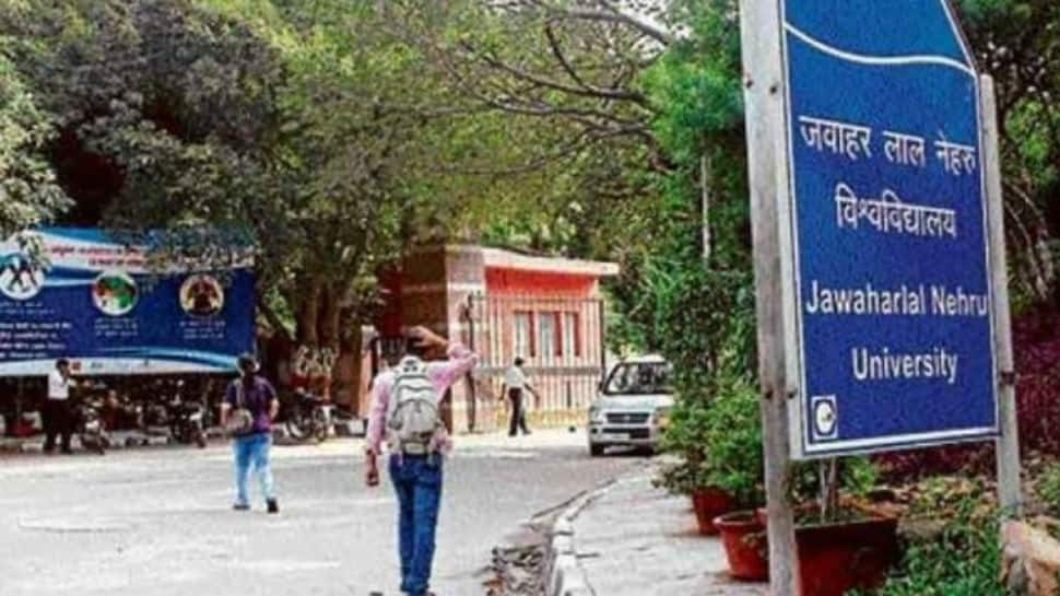 JNU Vice-Chancellor condemns students for &#039;attacking&#039; his house