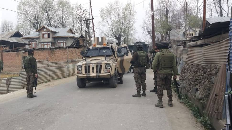 J&amp;K: 2 terrorists killed, 4 jawans injured in ongoing Budgam encounter