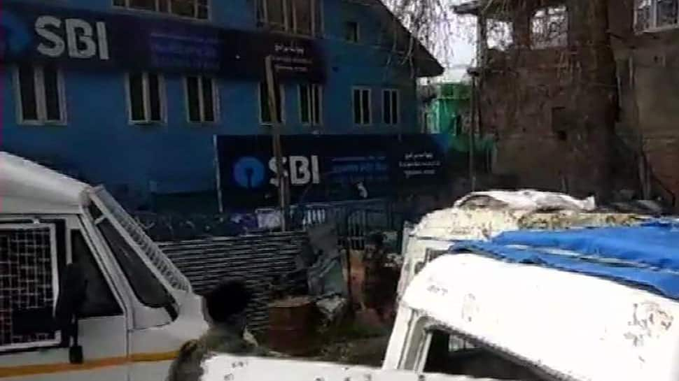 Jammu and Kashmir: Terrorists hurl grenade at CRPF post in Pulwama injuring jawan; kill civilian in Baramulla